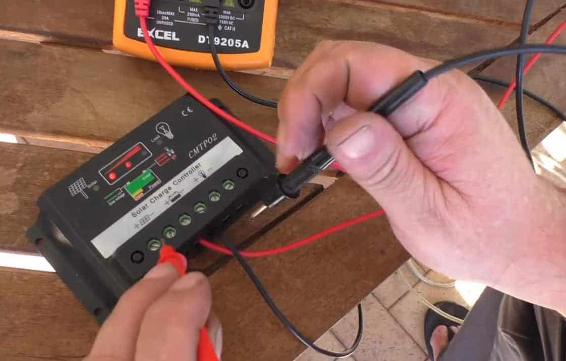 How-to-Check-the-Solar-Charge-Controller