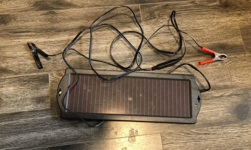 How to Choose 12V Solar Battery Charger?