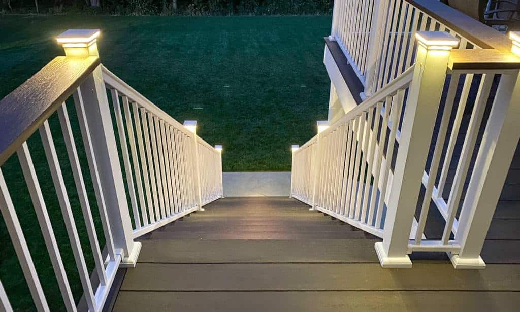How to Choose Solar Deck Lights