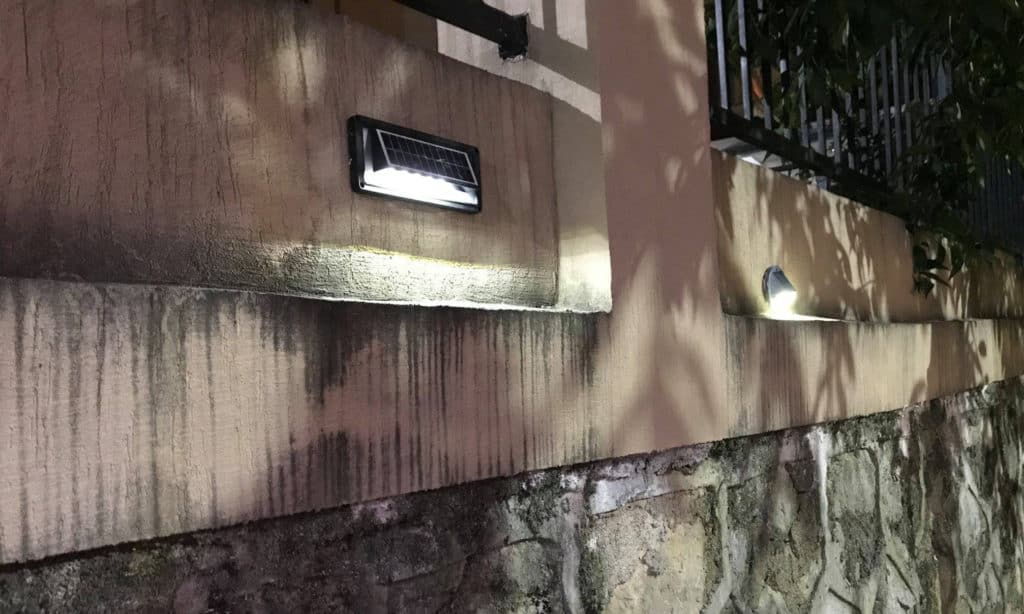 How to Choose Solar Wall Lights