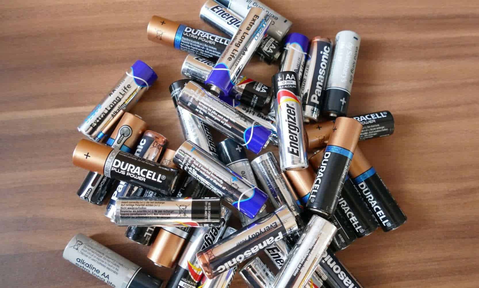 Rechargeable vs. Non-Rechargeable Batteries: The Pros and Cons