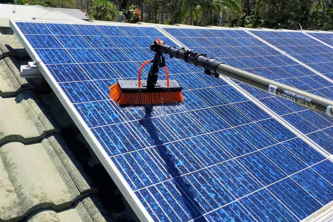 maintaining-solar-panels