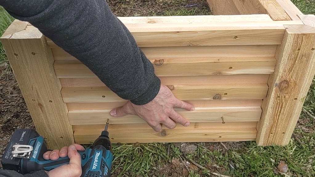 Installing Horizontal Slats (Ends)