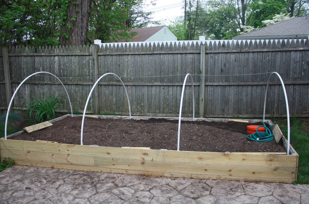 diy Self-Watering raised-garden-bed